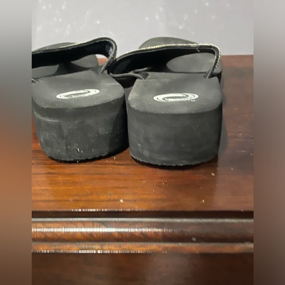 Heeled thing sandals with bling center EUC - Picture 5 of 7